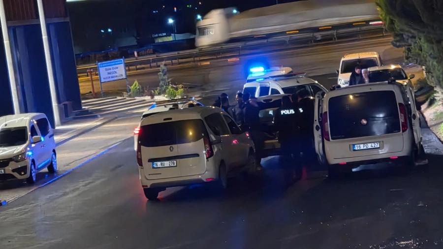 İnegöl Girişinde “Dur” İhtarına Uymadı, Polis Harekete Geçti