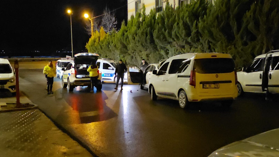 İnegöl Girişinde “Dur” İhtarına Uymadı, Polis Harekete Geçti