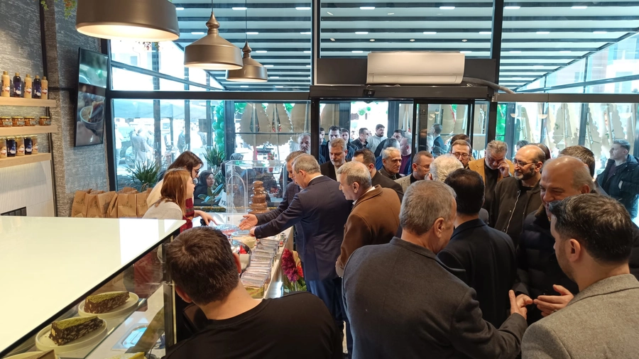 Helvacı Yakup Efendi İnegöl’de İlk Şubesini Açtı