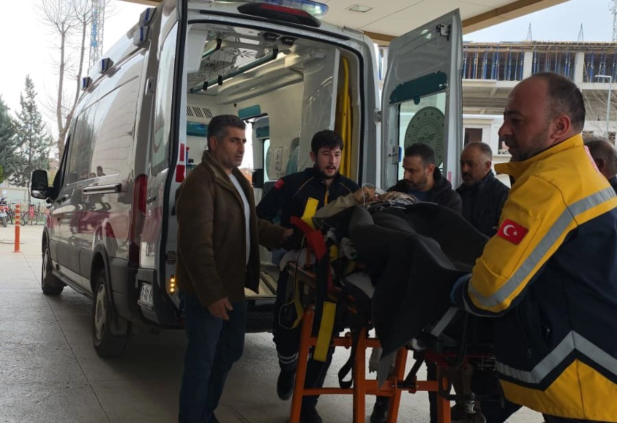 İnegöl’de İnşaatta Feci Kaza! 7,5 Metreden Demirlerin Üzerine Düştü