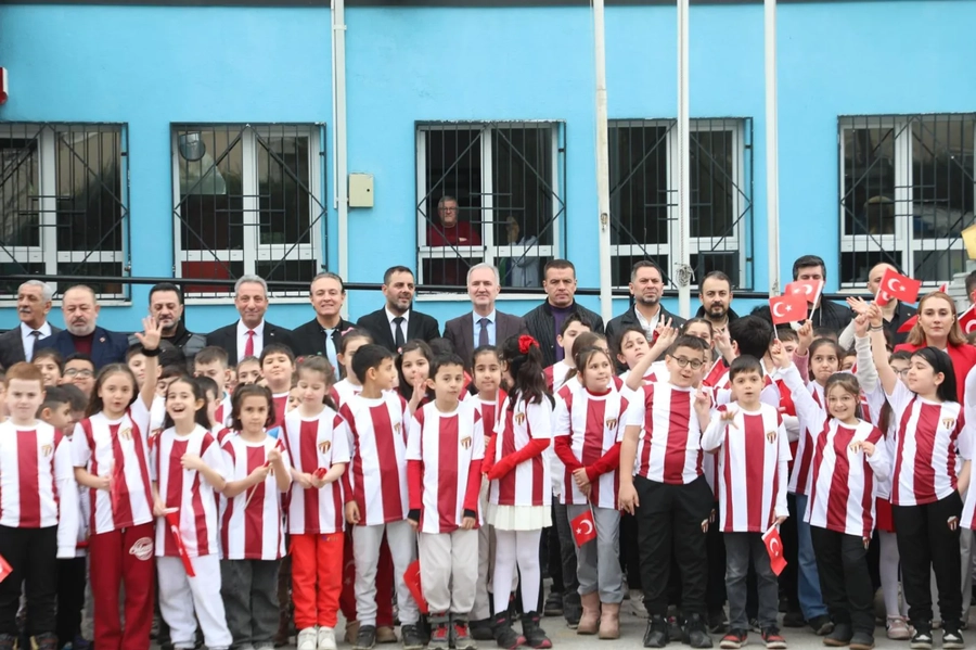 Çocuklar İnegölspor Formasıyla Buluşuyor