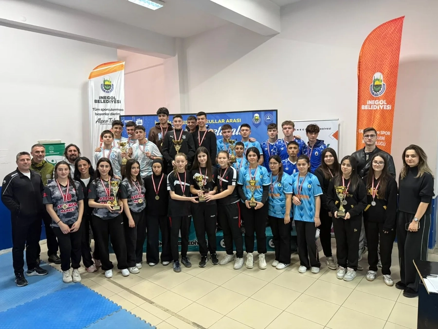 Öğrenciler Dart Turnuvasında Kıyasıya Mücadele Etti