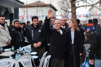 Başkan Bozbey kendi mahallesinde komşularıyla iftar yaptı