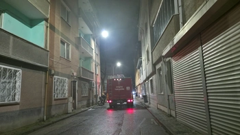 İnegöl’de Apartman Dairesinden Yükselen Duman Paniğe Neden Oldu