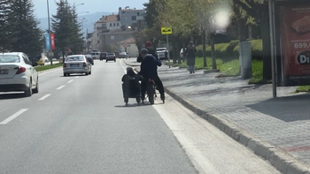 İnegöl’de trafikte tehlikeli yolculuk kamerada