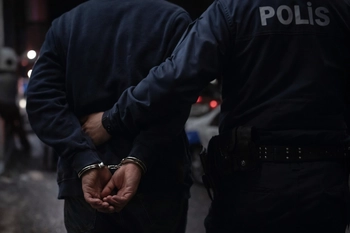 Kız Yurdunda Sapık Skandalı!