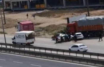 İnegöl girişinde zincirleme kaza: 5 yaralı