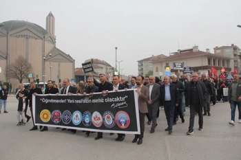 İnegöl’de eğitimciler tek ses oldu: “Okullar güvenli değil, acil eylem planı şart”