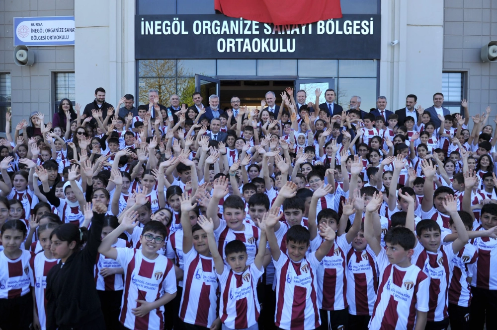 İnegölspor’dan Anlamlı Kampanya: 1.100 Öğrenciye Forma Desteği