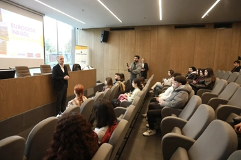 İnegöl Belediyesi’nden Gençlere Avrupa Fırsatı: DiscoverEU Tanıtım Etkinliği Düzenlendi