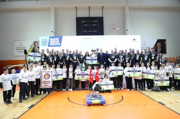 İnegöl’ün Mucitleri Robotlarını Yarıştırdı