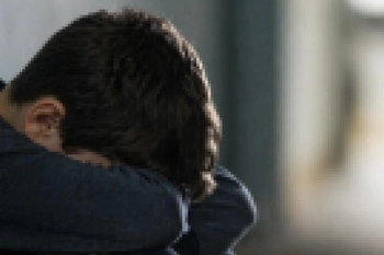 15 yaşındaki çocuğu öldüresiye darp etti!