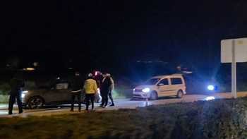 Çevreyolunda Otomobil Refüje Çarptı