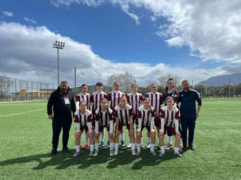 İnegöl’ün Kızları Türkiye Yarı Finallerinde