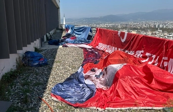 Büyükşehir Binasındaki Bozbey Bayrakları İndirildi