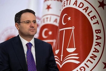 Adalet Bakanlığı 15 bin sözleşmeli personel alacak