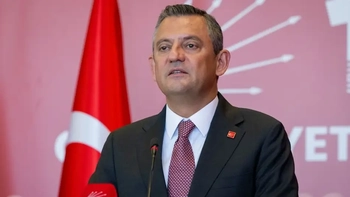 Özgür Özel, CHP Grup Başkanı Seçildi