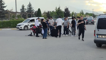 İnegöl’de Otomobil ile Motosiklet Çarpıştı: 1 Yaralı