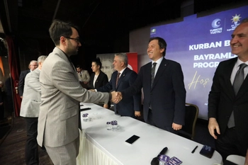 AK Parti İnegöl’de Geleneksel Bayramlaşma Programına Yoğun Katılım