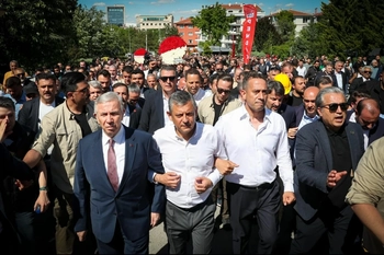 Özgür Özel Kanadından Yeni Hamle!