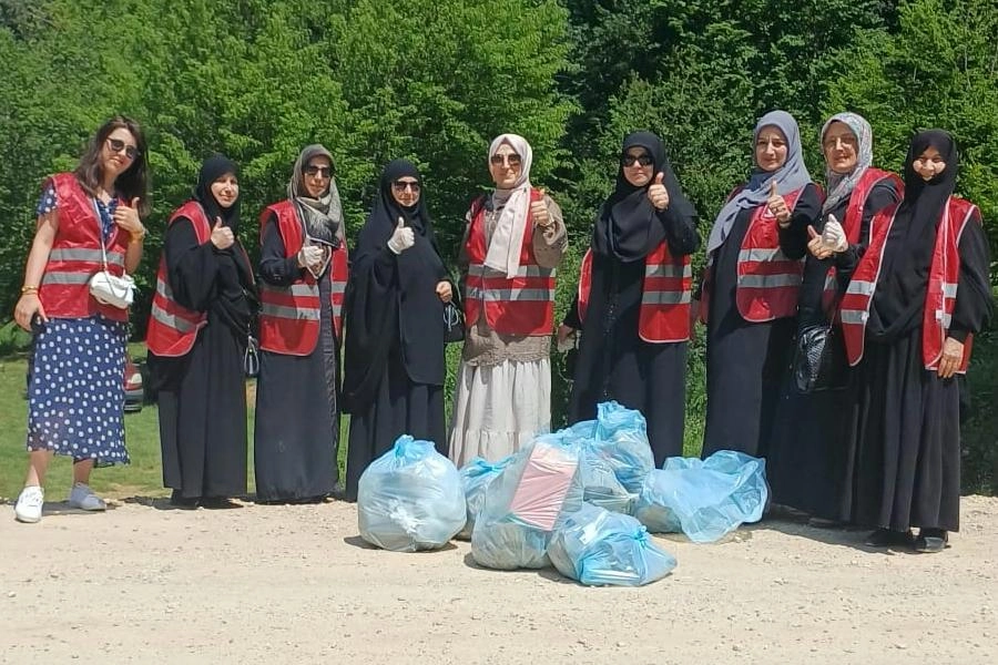 Saadet Partisi Kadın Kollarından Çevre Temizlik Etkinliği