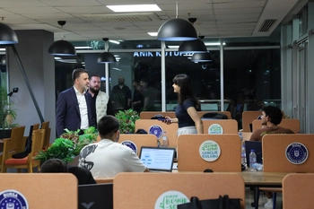 Başkan Vekili Biba öğrencilerle bir araya geldi