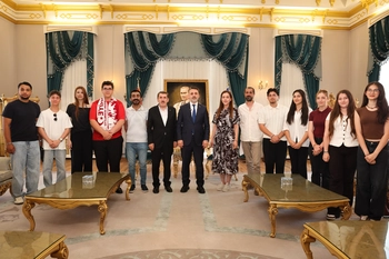 Başkan Vekili Biba, şampiyon marşın bestecilerini ağırladı