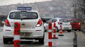 Çalışan Sürücü Adaylarına Müjde! Direksiyon Sınavları Akşam Saatlerinde de Yapılabilecek