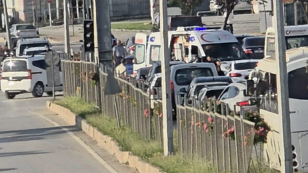 Direksiyon başında fenalaştı! Trafik polisleri sef