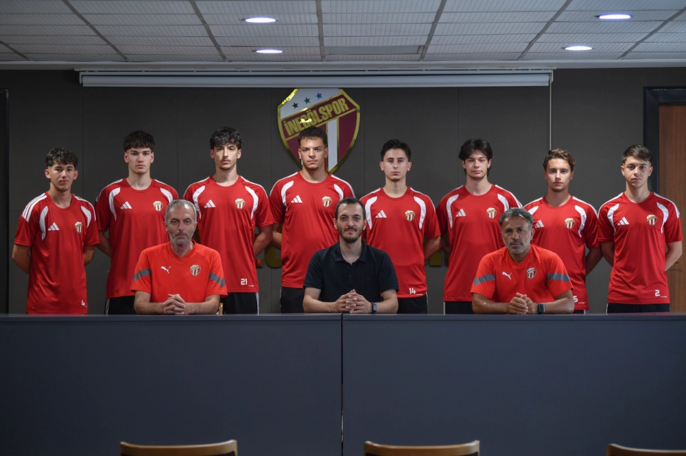 İnegölspor'da 8 Altyapı Futbolcusu A Takım Antrenmanlarına Başladı