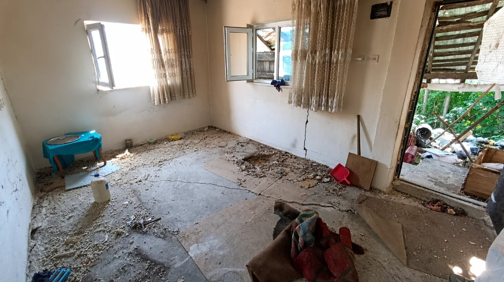 İnegöl Belediyesi'nden Örnek Dayanışma! Yaşlı Kadının Evi Baştan Sona Yenilendi