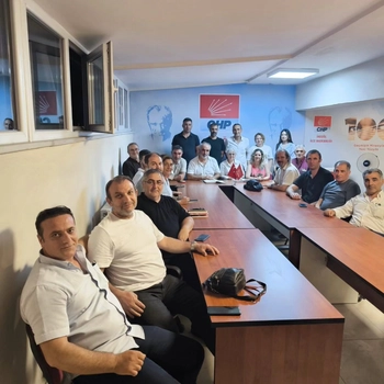 CHP İnegöl İlçe Yönetimi Toplu İstifa Kararı Aldı