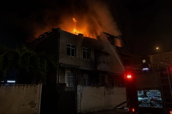 Bursa'da Ev Yangını Can Aldı: 55 Yaşındaki Adam Hayatını Kaybetti