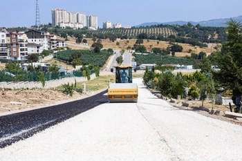 Bursa'da mezarlık yolları yenileniyor