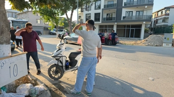 İnegöl'de Otomobil ile Kurye Motosikleti Çarpıştı: 1 Yaralı
